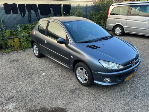 Peugeot 206 1.4 3D 2006 Grijs motorschade, Auto's, Peugeot, Particulier, Benzine, Euro 4, C, Hatchback, Handgeschakeld, Origineel Nederlands