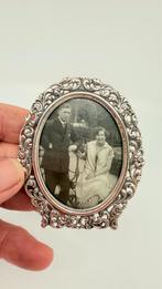 Mooi gaaf oud zilveren fotolijstje met glas er voor., Verzenden, Zilver