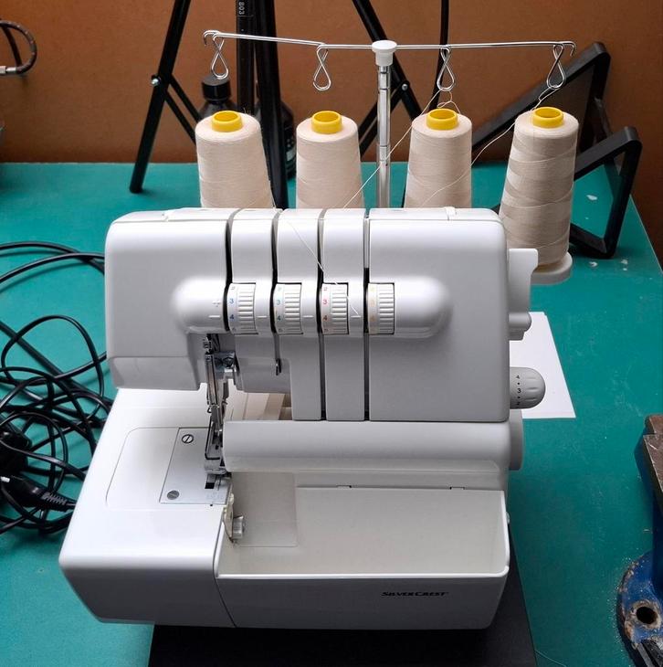 Silvercrest Lockmachine, Hobby en Vrije tijd, Naaimachines en Toebehoren, Gebruikt, Lockmachine, Overige merken, Ophalen of Verzenden