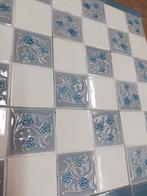 92 stuks unieke jugendstil tegels met blauwgrijs besje, Antiek en Kunst, Ophalen