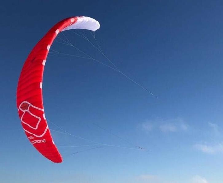 Ozone Chrono V2 11.0 Kite Only in uitstekende staat, Watersport en Boten, Kitesurfen, Gebruikt, Kite, 11 m², Geen board, Ophalen