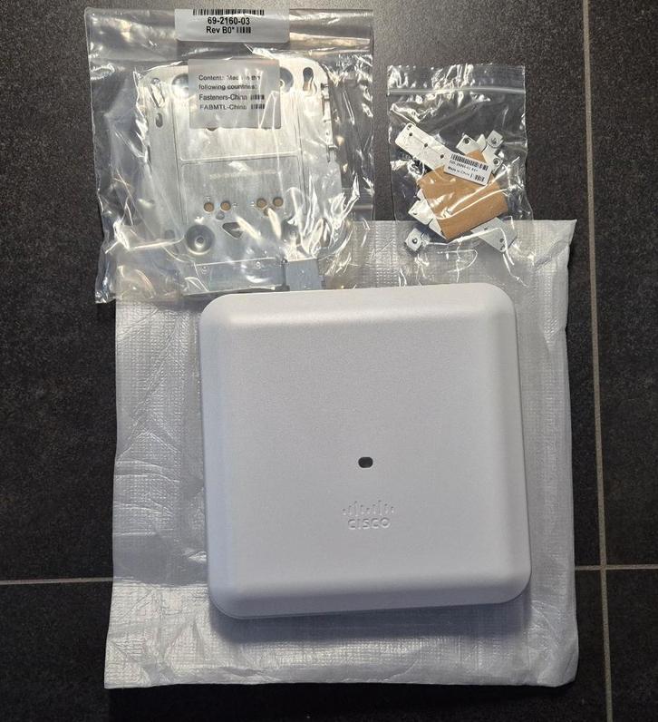 Cisco AIR-AP2802I-E-K9 - 3 stuks, Computers en Software, Accesspoints, Zo goed als nieuw, Ophalen of Verzenden