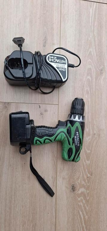 Hitachi DS12DVF3 Boormachine met Lader beschikbaar voor biedingen