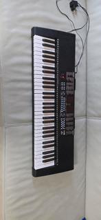 Keyboard with stand and seat, Muziek en Instrumenten, Keyboards, Ophalen of Verzenden, Zo goed als nieuw, 61 toetsen, Overige merken