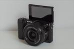 SONY A5100 + 16-50MM - ZWART - 24MP - E-mount - VLOG CAMERA, Spiegelreflex, Ophalen of Verzenden, Zo goed als nieuw, Sony