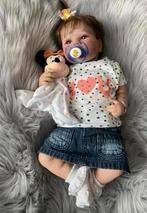 Reborn baby pop, met prachtige bos haar, Verzamelen, Verzenden, Zo goed als nieuw, Pop, Levensecht of Reborn
