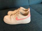 Nike Air Force 1 roze 37,5, Wit, Nike, Ophalen of Verzenden, Sneakers of Gympen