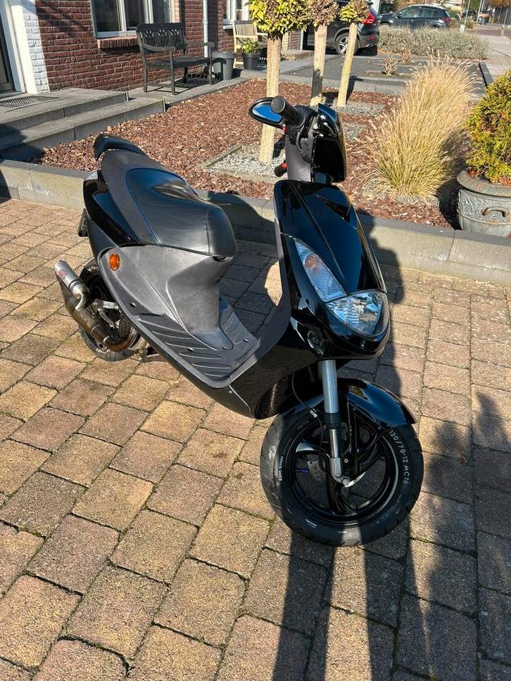 Peugeot vivacity 50cc 2takt, Fietsen en Brommers, Snorfietsen en Snorscooters, Zo goed als nieuw, Peugeot, Tweetakt, Ophalen of Verzenden