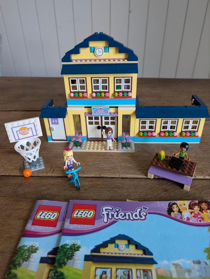 Lego Friends Heartlake highschool 41005 (bijna) compleet, Kinderen en Baby's, Speelgoed | Duplo en Lego, Zo goed als nieuw, Ophalen of Verzenden