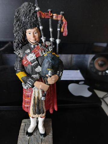 vintage beeldje highlander beschikbaar voor biedingen