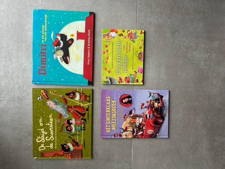 4 Sinterklaas boeken in nette staat te koop, Diversen, Sinterklaas, Ophalen of Verzenden