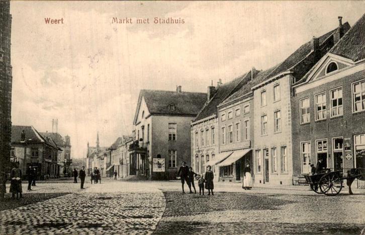 Weert - Markt en Stadhuis, Verzamelen, Ansichtkaarten | Nederland, Gelopen, Limburg, Voor 1920, Ophalen of Verzenden