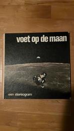 VOET OP DE MAAN een stereogram met dia’s lp en fotos, Boeken, Ophalen, Zo goed als nieuw, Overige onderwerpen, Zie beschrijving