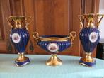 Drie delig stel vazen in cobalt en gold plated., Antiek en Kunst, Ophalen