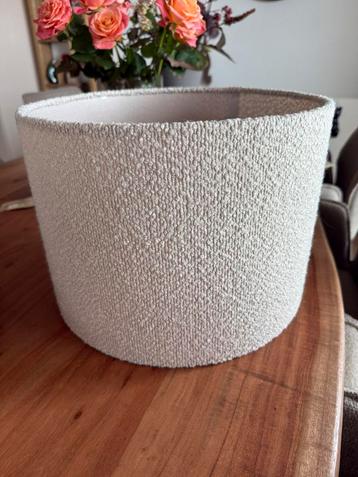Lichtbeige/offwhite bouclé ronde lampenkap 35 x 25  hoog beschikbaar voor biedingen
