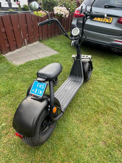 Elecktriche step citycoco op kenteken nieuwstaat!, Fietsen en Brommers, Steps, Zo goed als nieuw, Elektrische step (E-scooter)