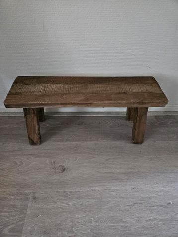 Houten Decoratief Krukje beschikbaar voor biedingen