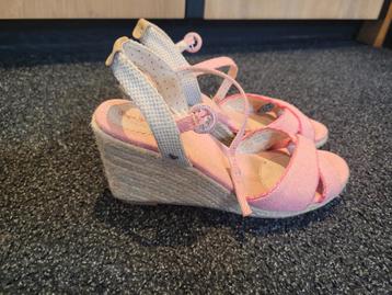 Gave sandalen met sleehak van Pepe Jeans maat 41...