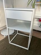 Vikhammer- nachtkastje wit, Huis en Inrichting, Slaapkamer | Nachtkastjes, Ophalen, Gebruikt, Minder dan 45 cm, 55 tot 70 cm