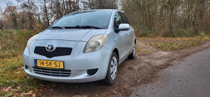 Toyota Yaris 1.3 16V Vvt-i 5DR 2006 Grijs, Auto's, Toyota, Particulier, Yaris, Benzine, C, Hatchback, Handgeschakeld, Origineel Nederlands