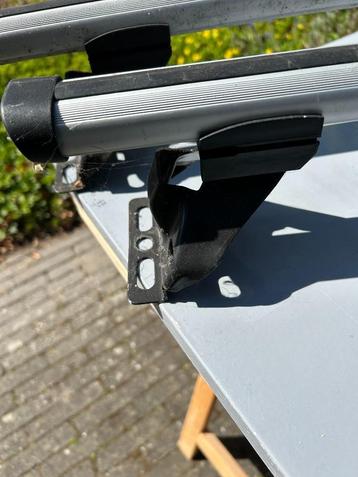 Dakdragers voor BMW 320 en Mercedes C-serie beschikbaar voor biedingen