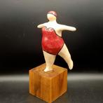 Dikke Dame in Badpak Beeld op Houten Voetstuk 30cmH, Ophalen of Verzenden