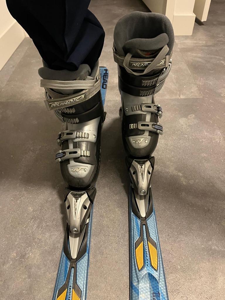 Ski set: Ski's, skischoenen maat 40 en skistokken, Ophalen, 140 tot 160 cm, Gebruikt, Carve