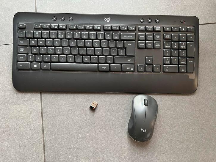 Logitech K540 toetsenbord & M310 muis - Draadloos, Computers en Software, Toetsenborden, Gebruikt, Qwerty, Draadloos, Ergonomisch