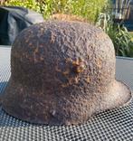 Duitse WO1 bodemvondst helm m16 met battle damage, Ophalen of Verzenden, Duitsland, Helm of Baret