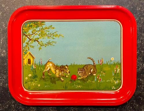 vintage dienbladje met hond en kat - merk: “FOREIGN”, Huis en Inrichting, Woonaccessoires | Dienbladen, Gebruikt, Metaal, Rechthoekig