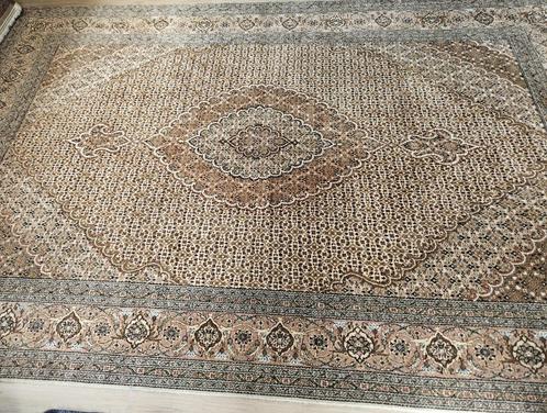Perzisch Handgeknoopt tapijt Uit Iran stad Tabriz., Huis en Inrichting, Stoffering | Tapijten en Kleden, Zo goed als nieuw, 200 cm of meer