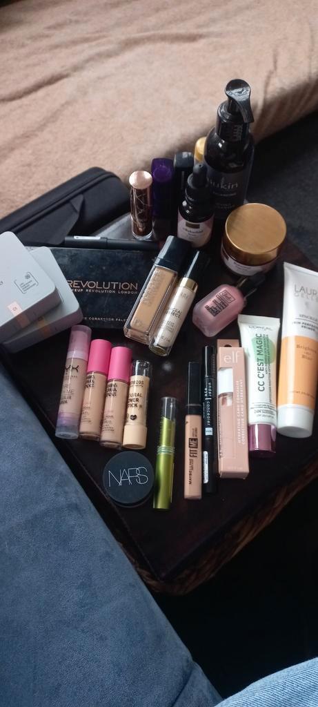 Make up pakket, Sieraden, Tassen en Uiterlijk, Uiterlijk | Cosmetica en Make-up, Zo goed als nieuw, Ophalen of Verzenden