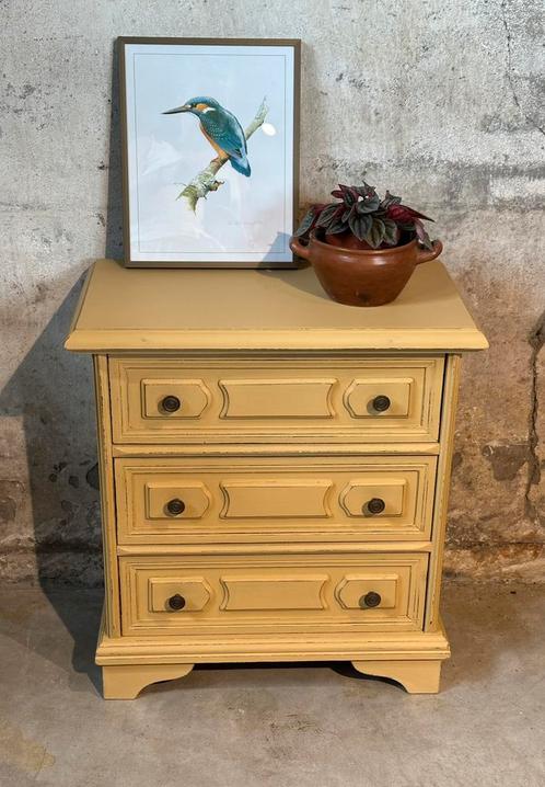Brocante ladekastje - kastje - okergeel - nachtkastje, Huis en Inrichting, Kasten | Ladekasten, Zo goed als nieuw, Minder dan 100 cm