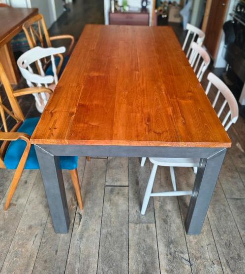 Houten eettafel met stalen poten, Huis en Inrichting, Complete eetkamers, Gebruikt, Ophalen