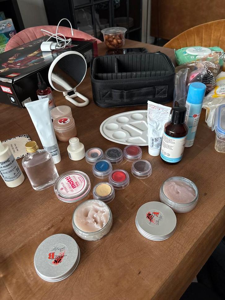 Grime en schmink set SFX, Sieraden, Tassen en Uiterlijk, Uiterlijk | Cosmetica en Make-up, Zo goed als nieuw, Make-up, Gehele gezicht