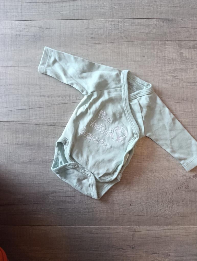 Voetbal romper maat 3 maanden, Kinderen en Baby's, Babykleding | Maat 56, Nieuw, Jongetje of Meisje, Nacht- of Onderkleding, Ophalen of Verzenden