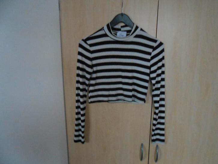 Leuk kort truitje maat 176 Divigne The Diva, Kinderen en Baby's, Kinderkleding | Maat 176, Gebruikt, Meisje, Trui of Vest, Ophalen of Verzenden