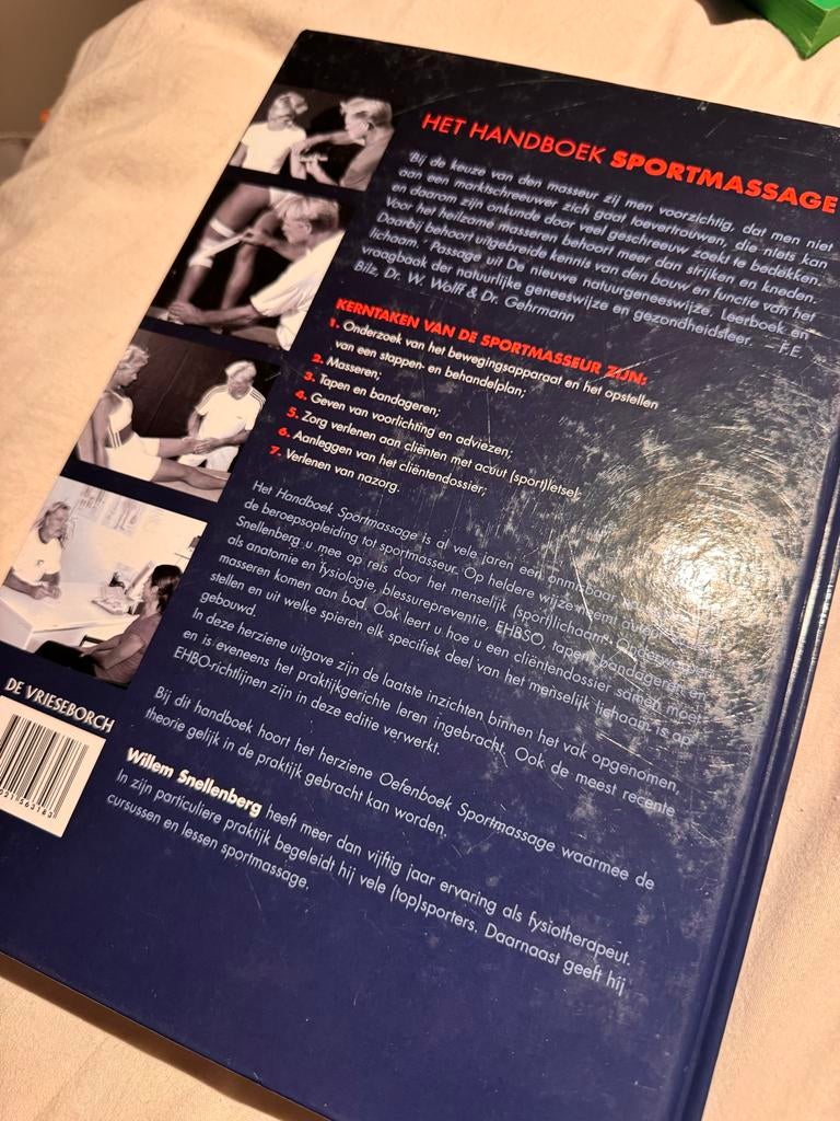 Handboek Sportmassage - Willem Snellenberg, Ophalen of Verzenden, Gelezen, Overige sporten