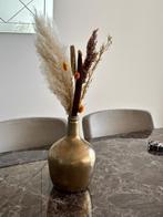 Gouden vaas met pluimen en droogbloemen, Ophalen of Verzenden, Zo goed als nieuw