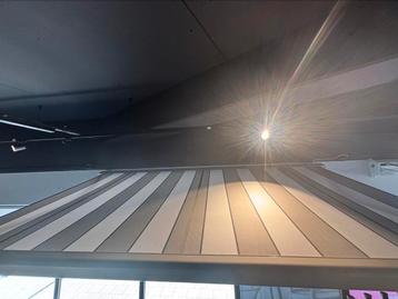 Zonnescherm / terrasscherm beschikbaar voor biedingen