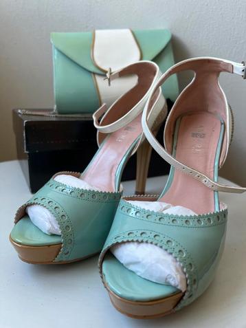 Pumps & Clutch Set - Stijlvol en Compleet! beschikbaar voor biedingen