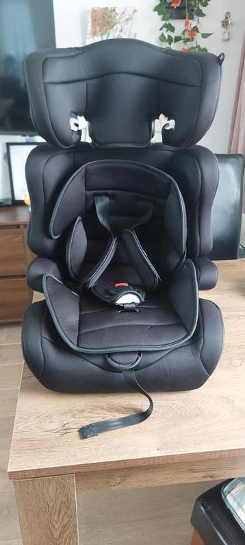 Autostoeltje beschikbaar voor biedingen