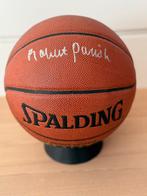 Gesigneerde basketbal Robert Parish, Sport en Fitness, Basketbal, Ophalen of Verzenden, Zo goed als nieuw, Bal