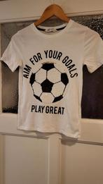 Mooi wit shirt met voetbal print pailetten, Kinderen en Baby's, Kinderkleding | Maat 134, Zo goed als nieuw, Ophalen