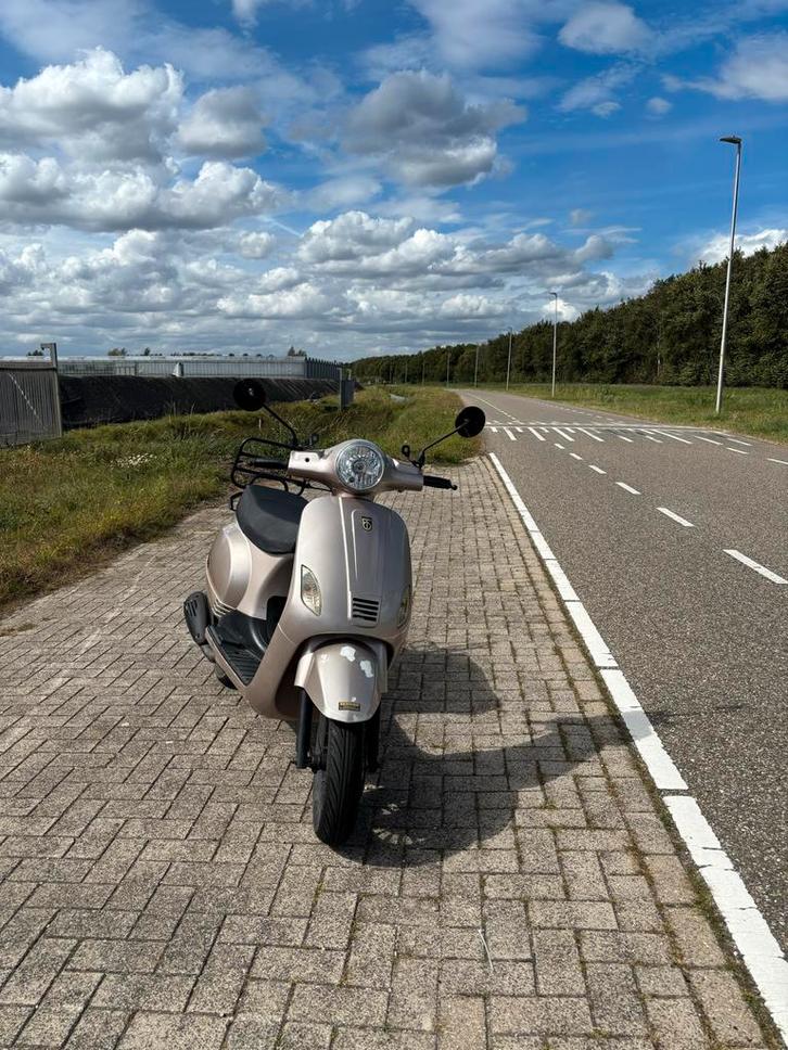 Riva Scooter - 80km/u met Begrenzer!, Fietsen en Brommers, Snorfietsen en Snorscooters, Gebruikt, Benzine, Ophalen of Verzenden
