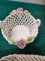 gevlochten aardewerk schaal en mandje rozen, Ophalen of Verzenden, 'T Olde Gre-j, Info@toldegrej.nl, Endepoelstraat 20f Didam