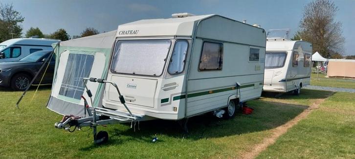Mooie caravan Chateau 395c tekoop, Caravans en Kamperen, Caravans, Particulier, tot en met 4, 750 - 1000 kg, Rondzit, Chateau