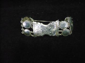 zilveren armband van antiek bijbelslot en Nederlandse munten beschikbaar voor biedingen