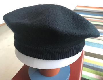 baret COS, zwarte wol beschikbaar voor biedingen