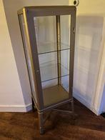 IKEA fabrikor vitrinekast goud met glazen planken, Ophalen, Minder dan 50 cm, 100 tot 150 cm, Zo goed als nieuw